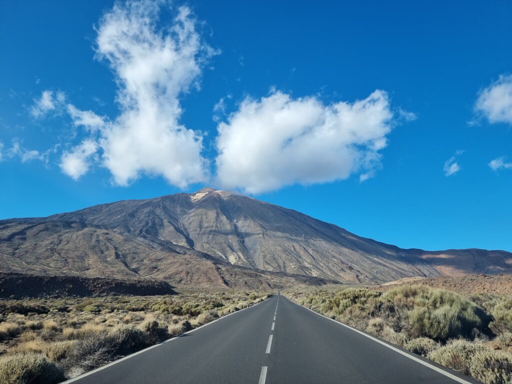 Wulkan Teide na Teneryfie – atrakcja turystyczna i naturalne uwarunkowanie wyspy